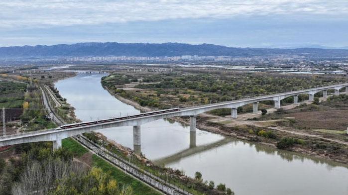 西延高鐵開始試運(yùn)行