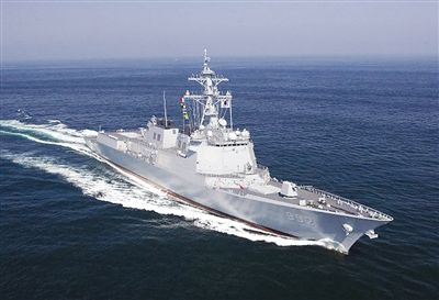 宙斯盾驅逐艦 載有尖端的雷達和反導系統(tǒng)。每天僅油費就近萬美元。