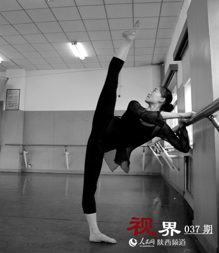 早功開(kāi)始前，黃嘉慧已然熱身完畢，等待學(xué)弟學(xué)妹的到來(lái)。